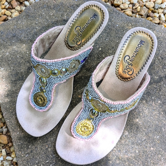 Mountain Sole Women's 7.5 Leather Sandals Slides Wedge Heels Pink Silver Beads - Picture 2 of 11